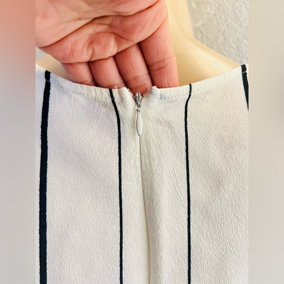 ASTR The Label White Black Size L Women Keyhole V Neck Striped Midi Dress L - Picture 7 of 13